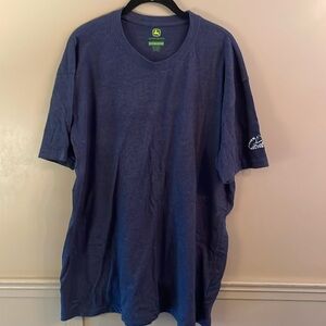 Men’s John Deere T-shirt. Size 2XL